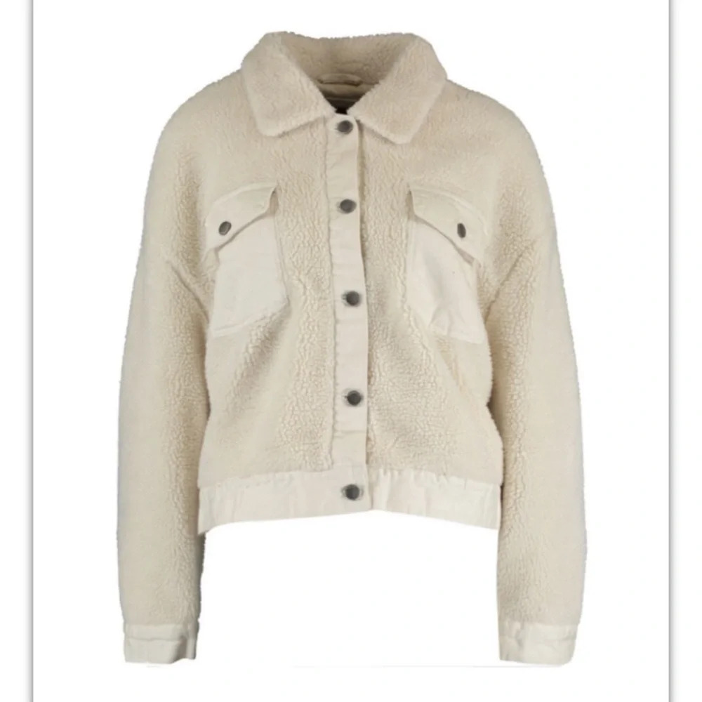NWT Womens Stoosh Denim Faux Fur Sherpa Trucker Jacket
Cream shearling small